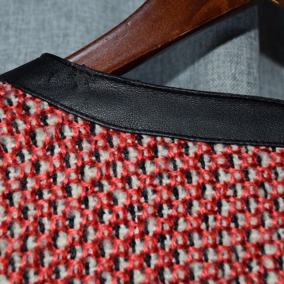 Hinge Red Black Bouclé Tweed Cropped Jacket Faux Leather Trim Women’s Small - Picture 4 of 4